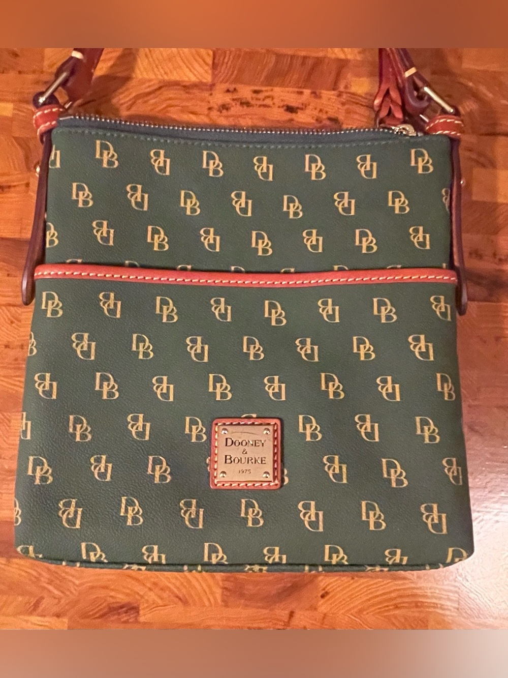 Dooney & Bourke Gretta Everyday Crossbody Bag Dark Green. New with Registration